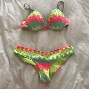 ✨Sale✨ VS Swim Suit Size 34D